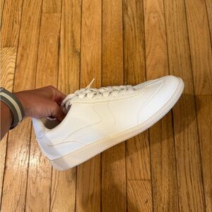 Oasis society women’s white sneakers size 8.5